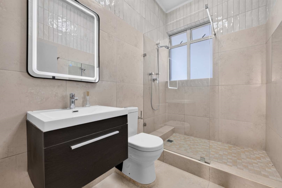 1 Bedroom Property for Sale in Sea Point Western Cape